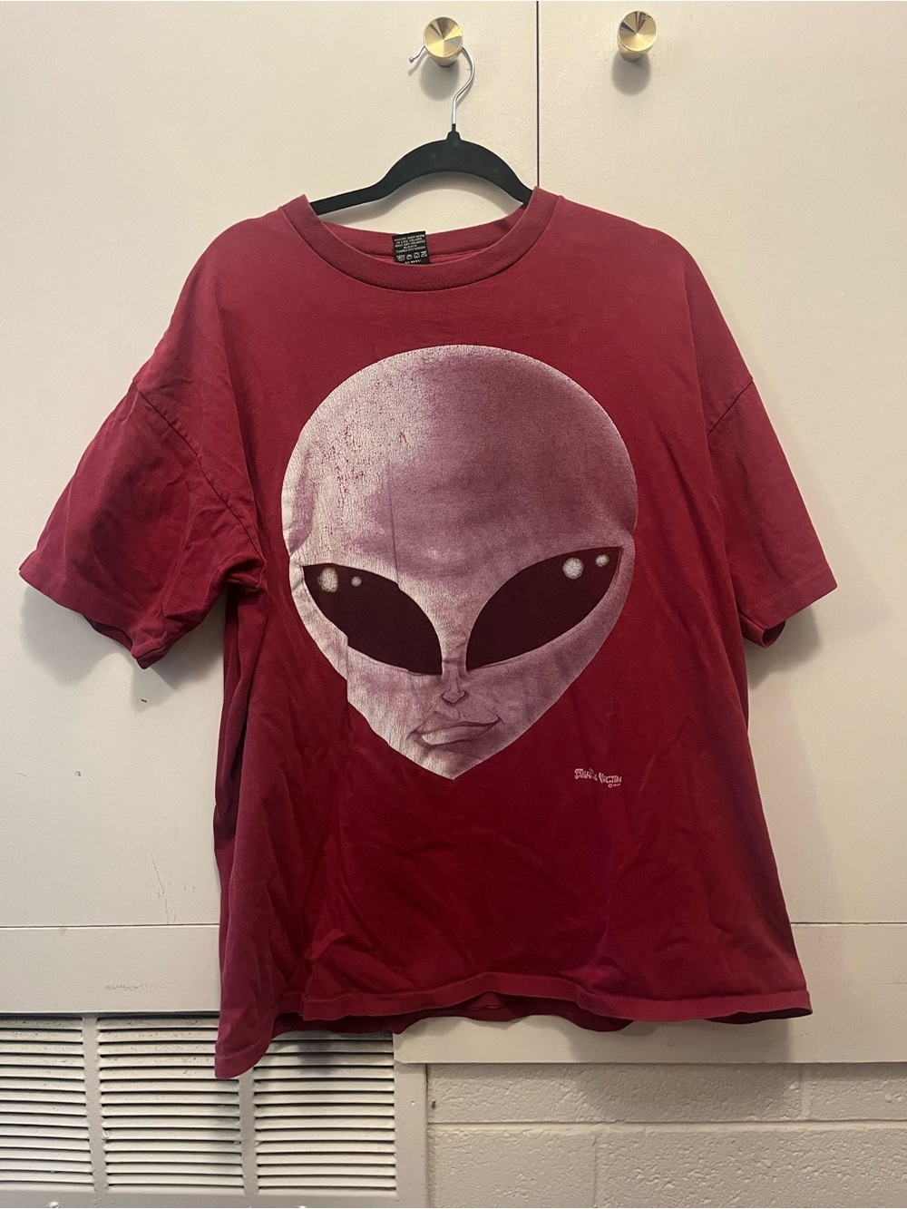 Vintage fashion victim alien tee